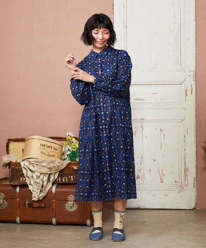 GJEDE38300 Jocomomola Palomas y flores プリントシャツワンピース