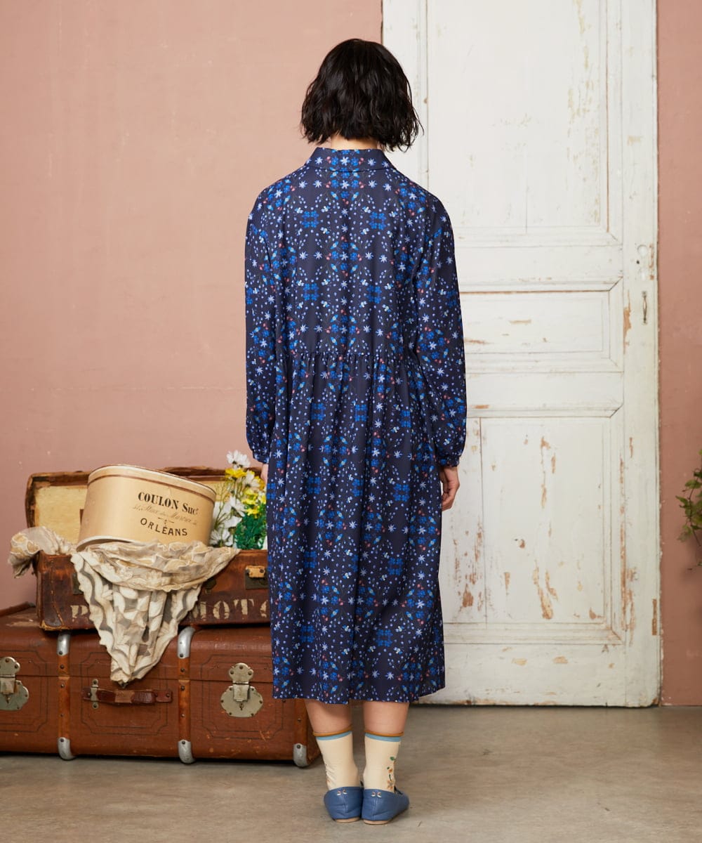 GJEDE38300 Jocomomola(ホコモモラ) Palomas y flores プリントシャツワンピース ネイビー