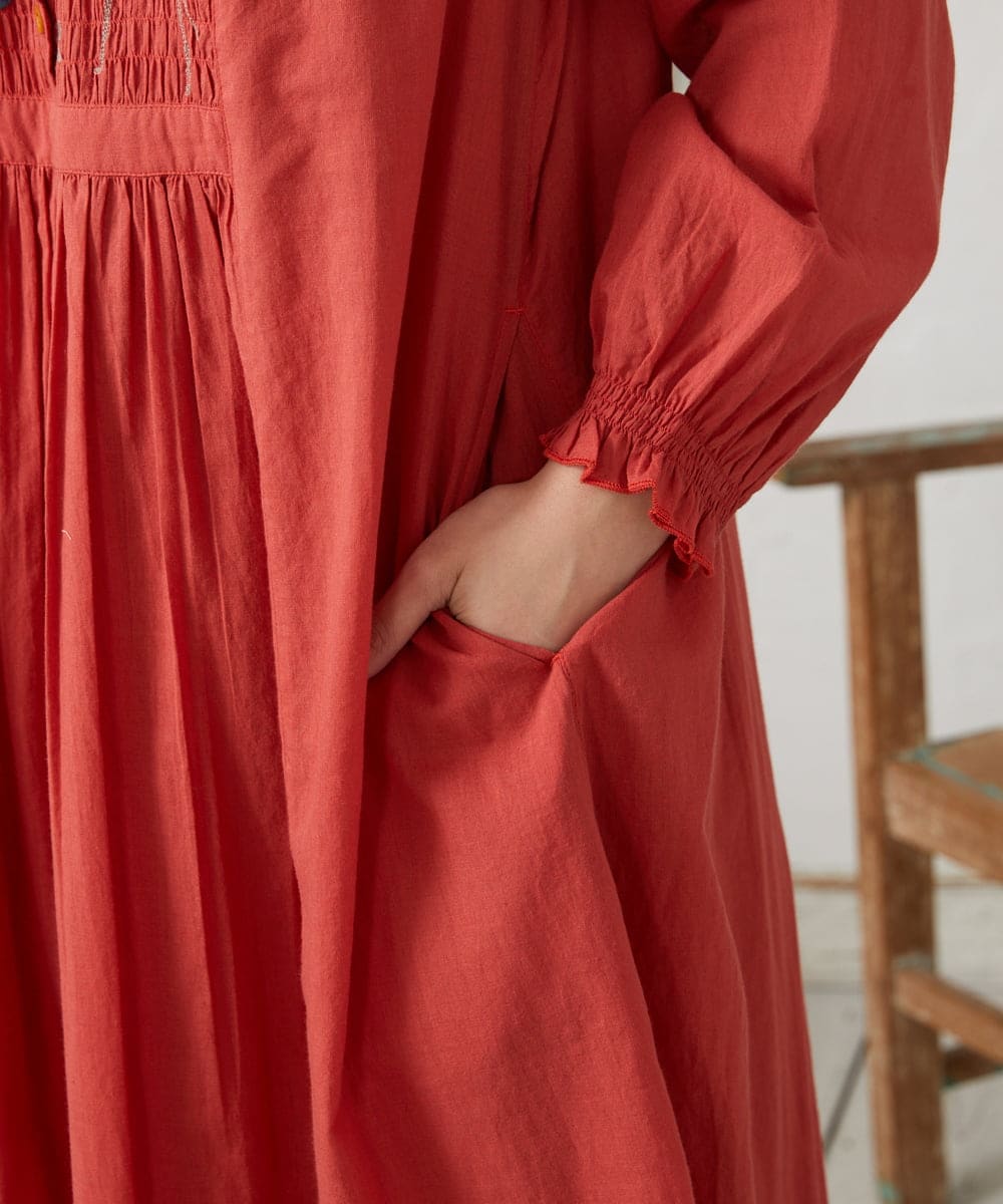 GJEFD01280 Jocomomola(ホコモモラ) Baile animal アニマル刺繡ワンピース レッド