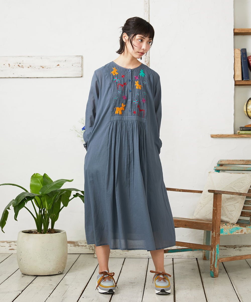 GJEFD01280 Jocomomola(ホコモモラ) Baile animal アニマル刺繡ワンピース グレー