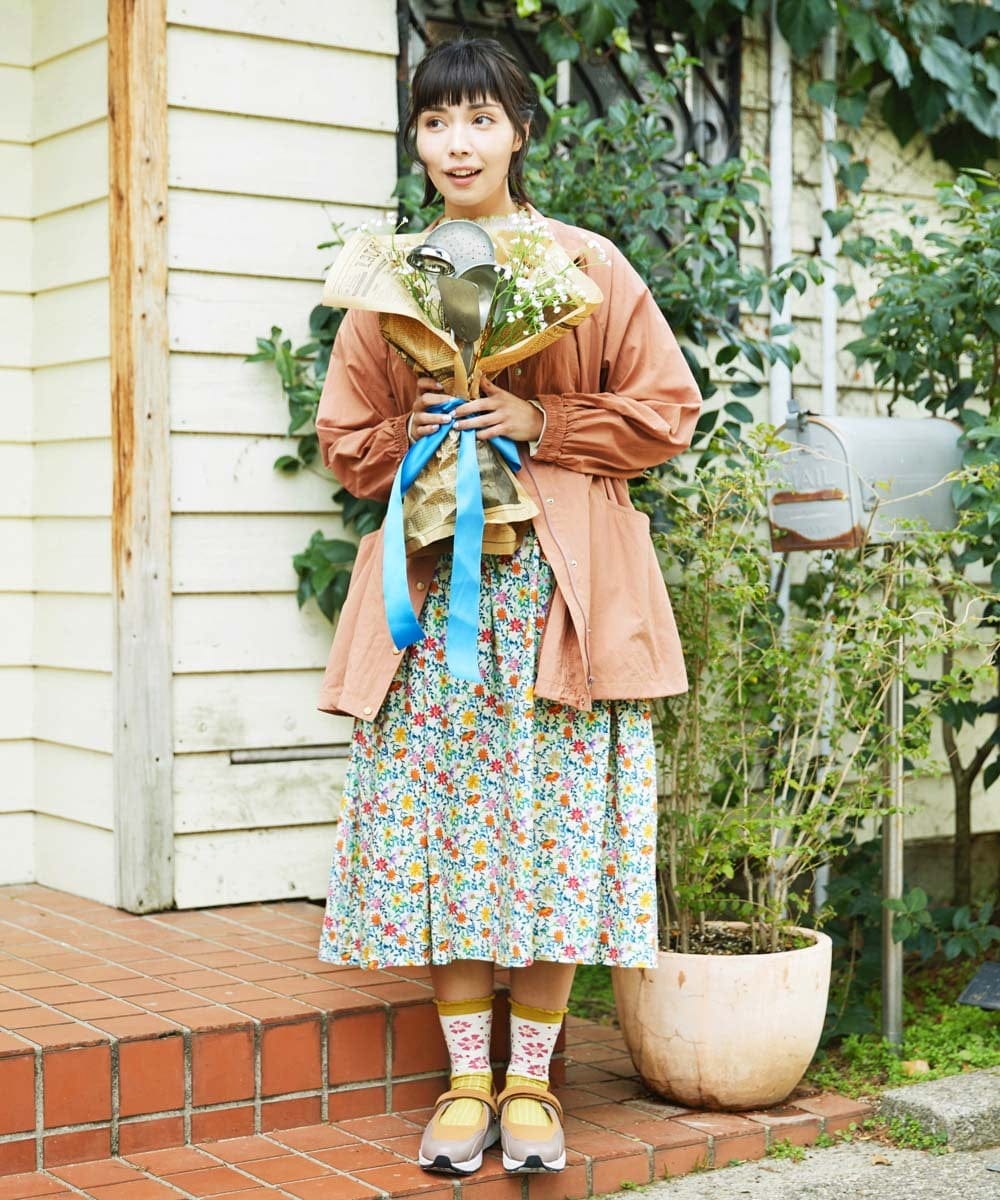 GJEFD30300 Jocomomola(ホコモモラ) Sancho Panza フラワープリントノースリーブワンピース アイボリー