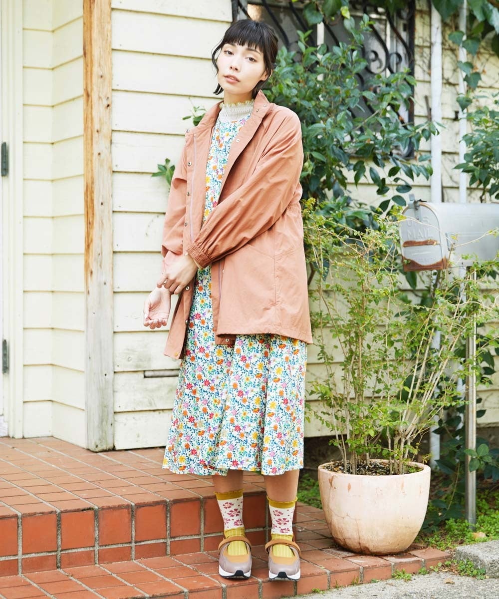 GJEFD30300 Jocomomola(ホコモモラ) Sancho Panza フラワープリントノースリーブワンピース アイボリー