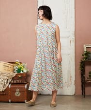 GJEFD30300 Jocomomola(ホコモモラ) Sancho Panza フラワープリントノースリーブワンピース アイボリー