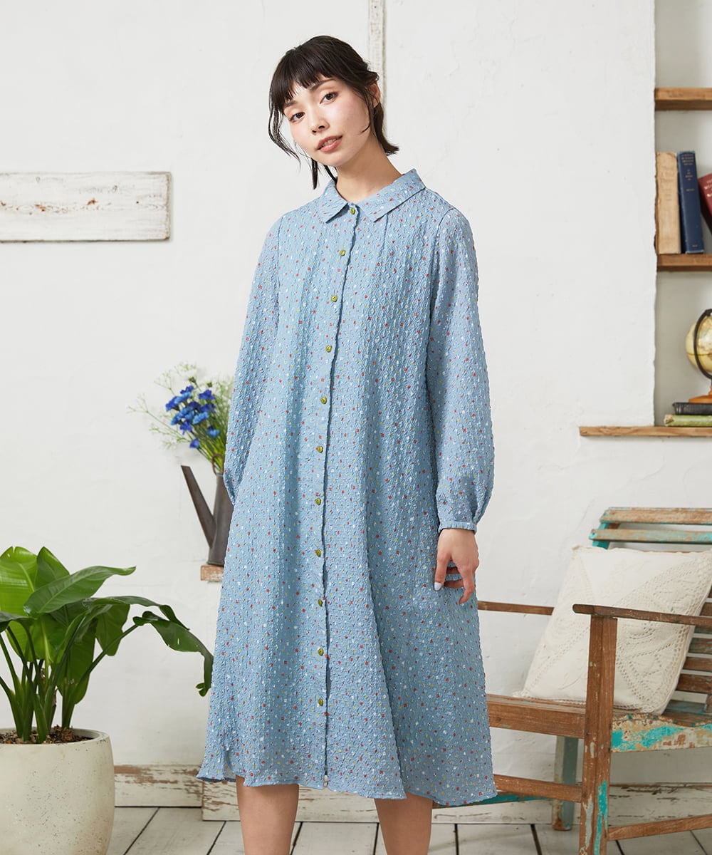 GJEFD34300 Jocomomola(ホコモモラ) エンボスドットシャツワンピース ライトブルー