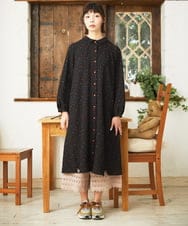 GJEFD34300 Jocomomola(ホコモモラ) エンボスドットシャツワンピース ブラック