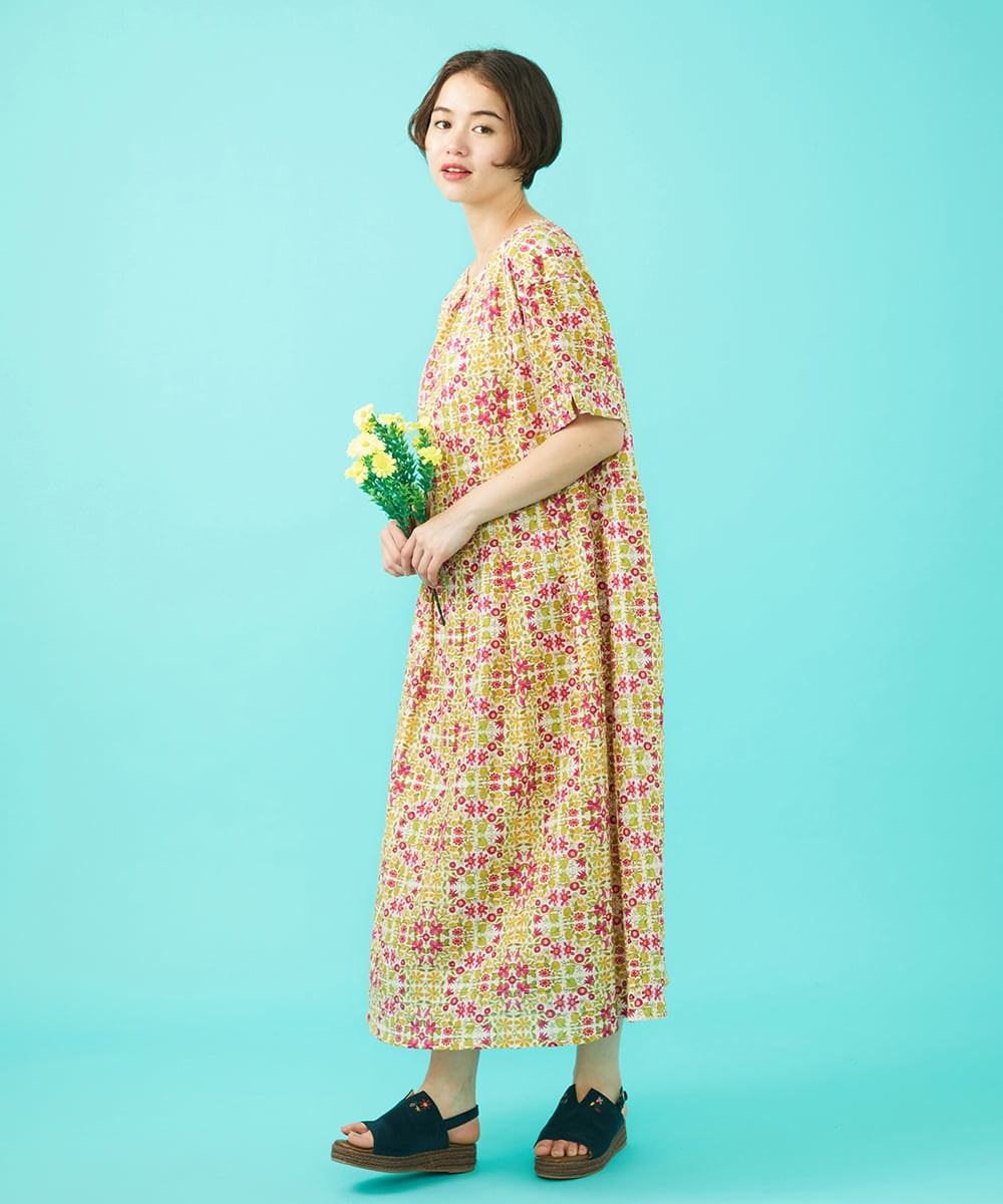 GJEGA70360 Jocomomola(ホコモモラ) 【日本製】Rosa flamenco フラワープリントタックワンピース ブルー