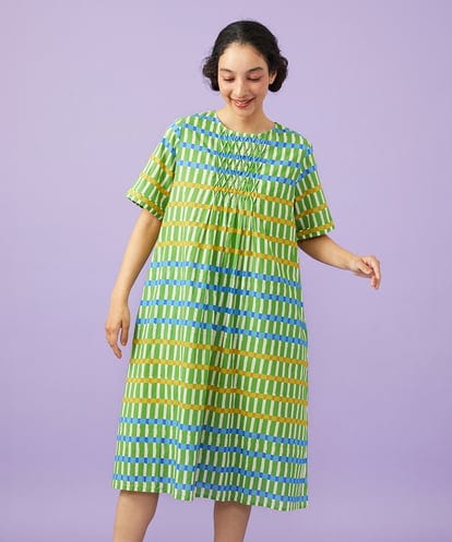 GJEGD30270 Jocomomola Enganar チェック柄スモッキング刺繍ワンピース