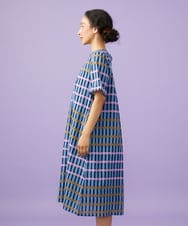 GJEGD30270 Jocomomola(ホコモモラ) Enganar チェック柄スモッキング刺繍ワンピース ネイビー
