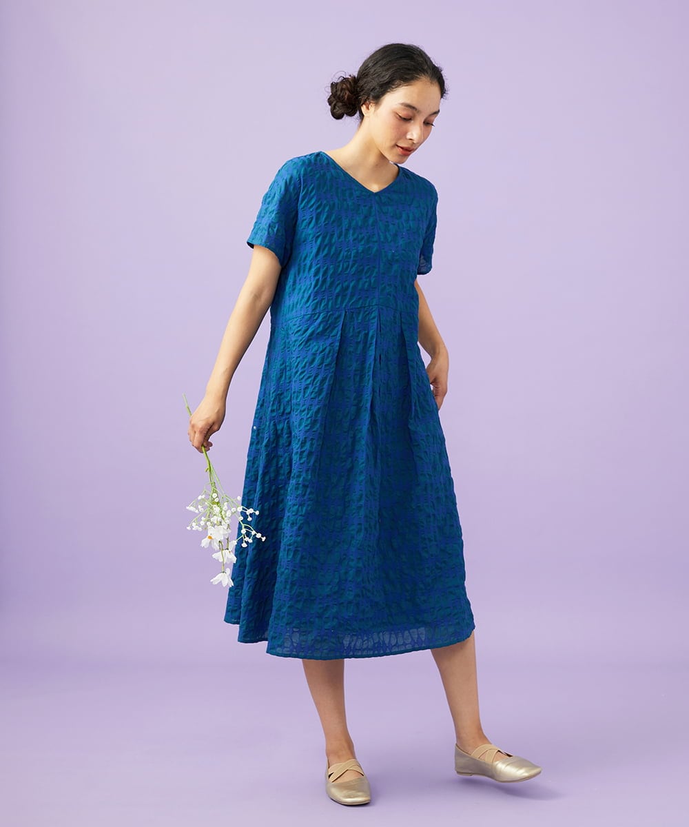 GJEGE39300 Jocomomola(ホコモモラ) 【早割10％OFF】リップルプリントワンピース ブルー