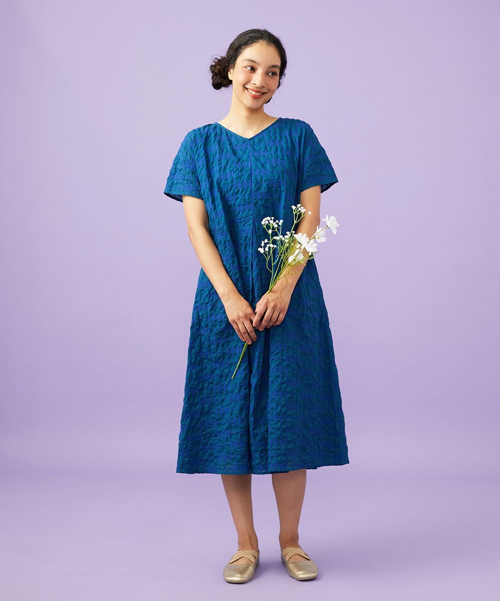 GJEGE39300 Jocomomola(ホコモモラ) 【早割10％OFF】リップルプリントワンピース ブルー