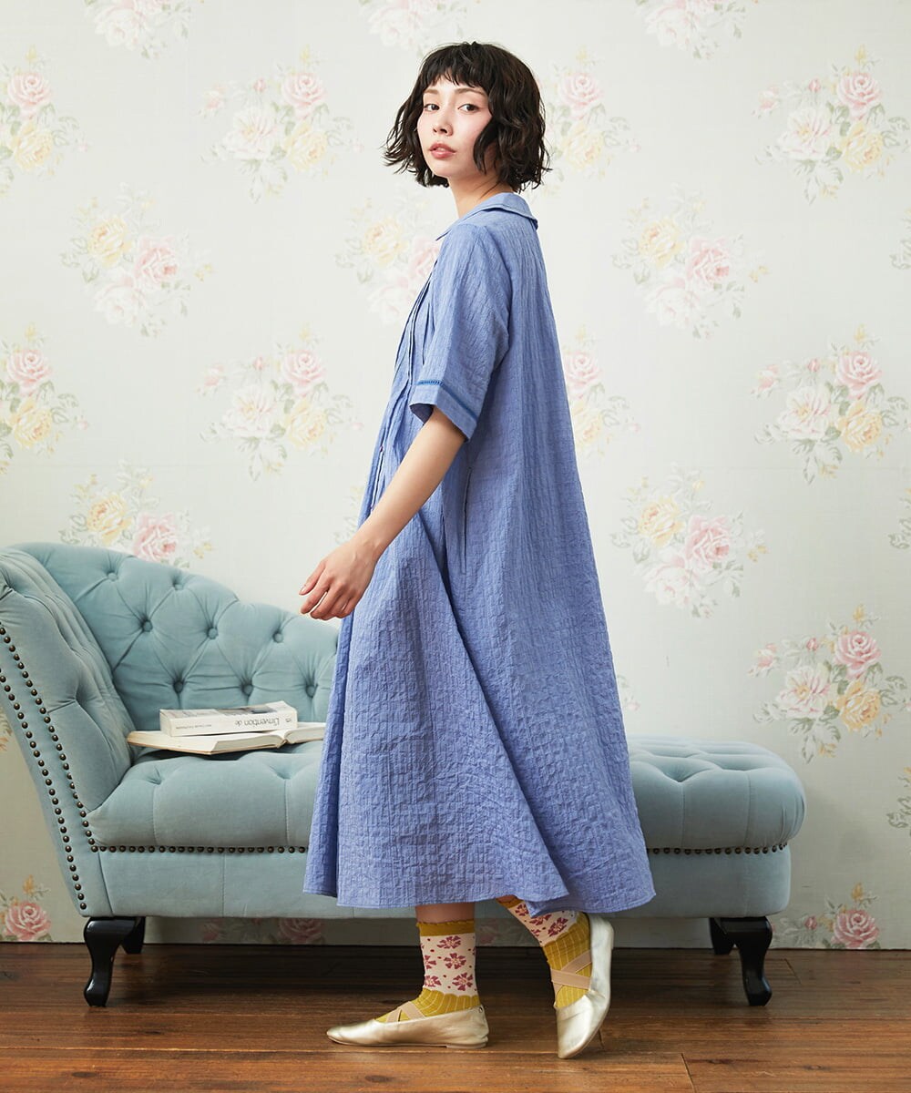 GJEGE40280 Jocomomola(ホコモモラ) シャーリングシャンブレーワンピース ブルー