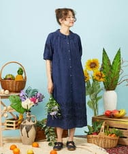 GJEHD32280 Jocomomola(ホコモモラ) Sendero de flores フラワー刺繍シャツワンピース ネイビー