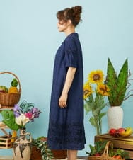 GJEHD32280 Jocomomola(ホコモモラ) Sendero de flores フラワー刺繍シャツワンピース ネイビー