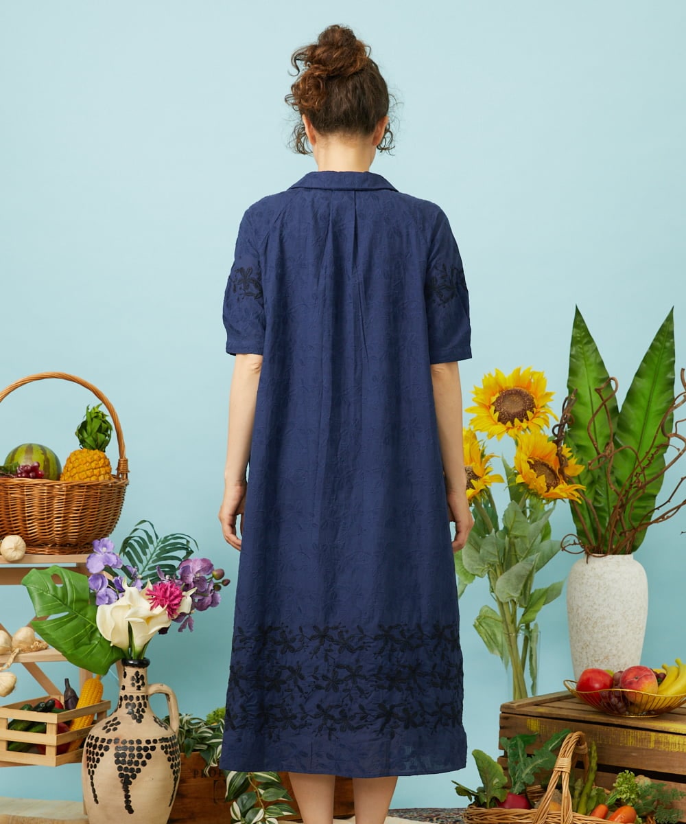 GJEHD32280 Jocomomola(ホコモモラ) Sendero de flores フラワー刺繍シャツワンピース ネイビー