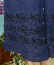 GJEHD32280 Jocomomola(ホコモモラ) Sendero de flores フラワー刺繍シャツワンピース ネイビー