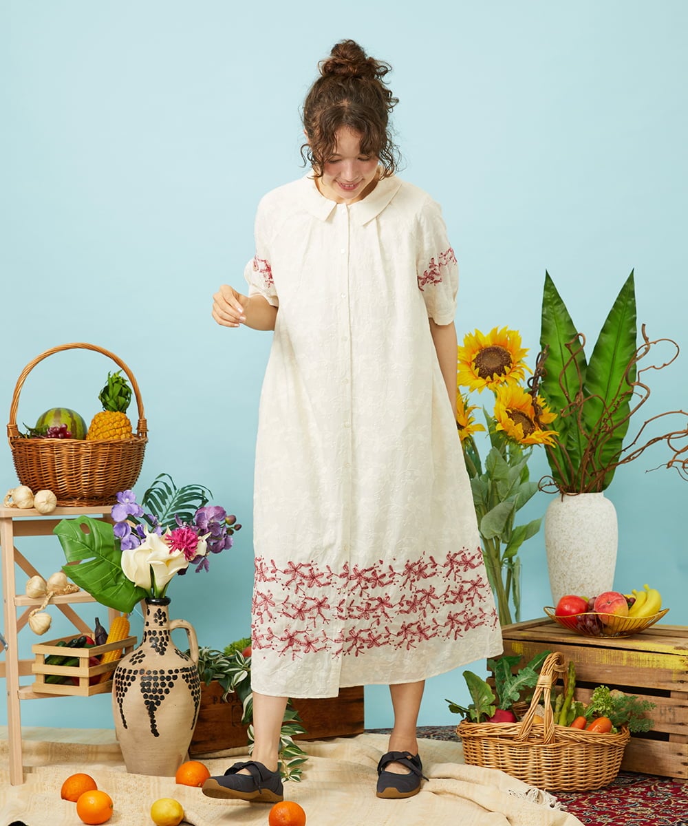 GJEHD32280 Jocomomola(ホコモモラ) Sendero de flores フラワー刺繍シャツワンピース アイボリー