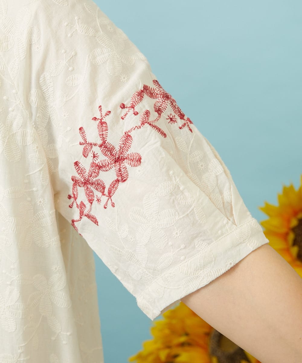 GJEHD32280 Jocomomola(ホコモモラ) Sendero de flores フラワー刺繍シャツワンピース アイボリー