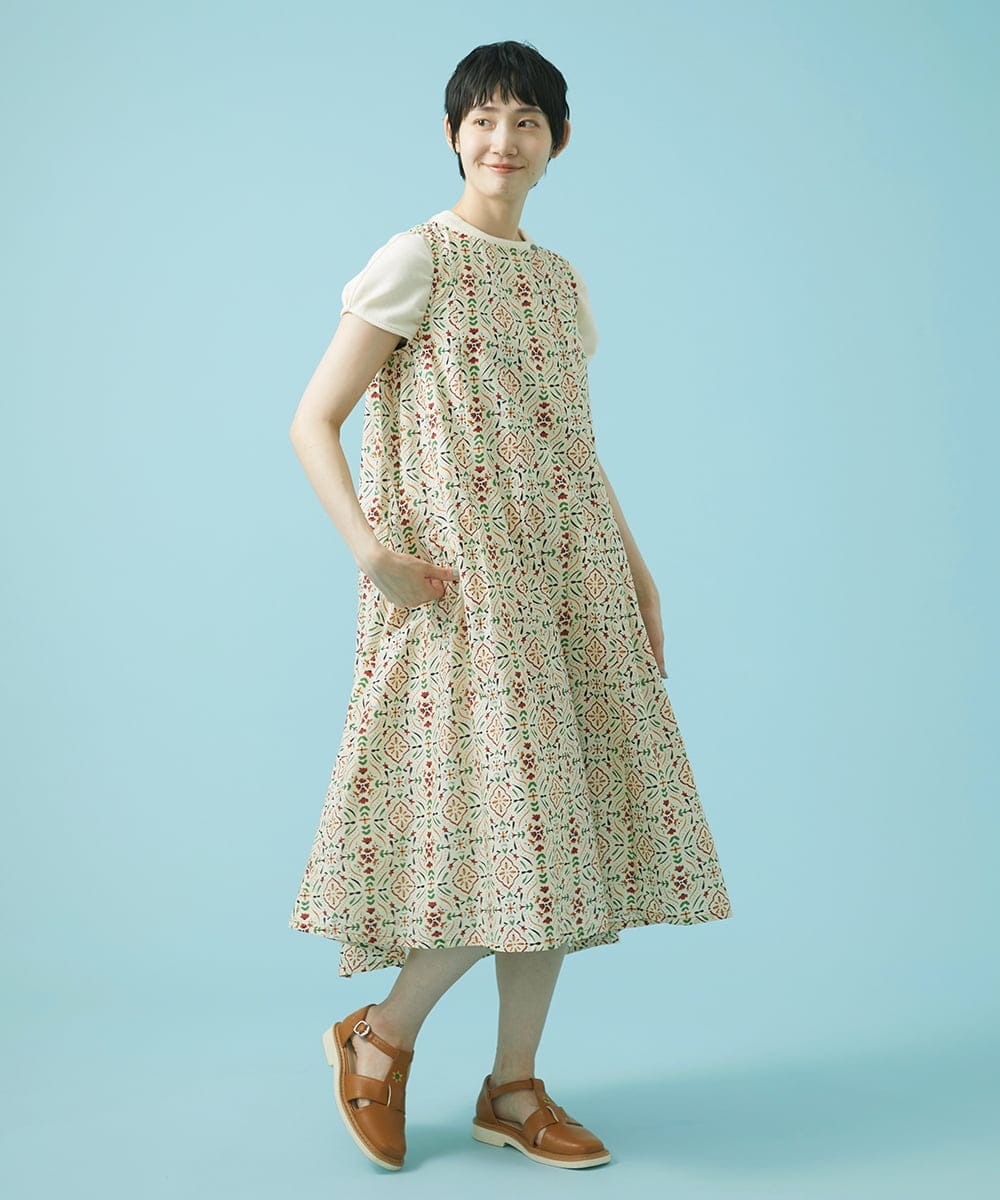 GJEHS70230 Jocomomola(ホコモモラ) ポプリンフラワープリント ノースリーブワンピース アイボリー