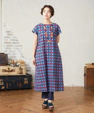 GJEJA31300 Jocomomola(ホコモモラ) Laberinto リップルチェックワンピース ブルー