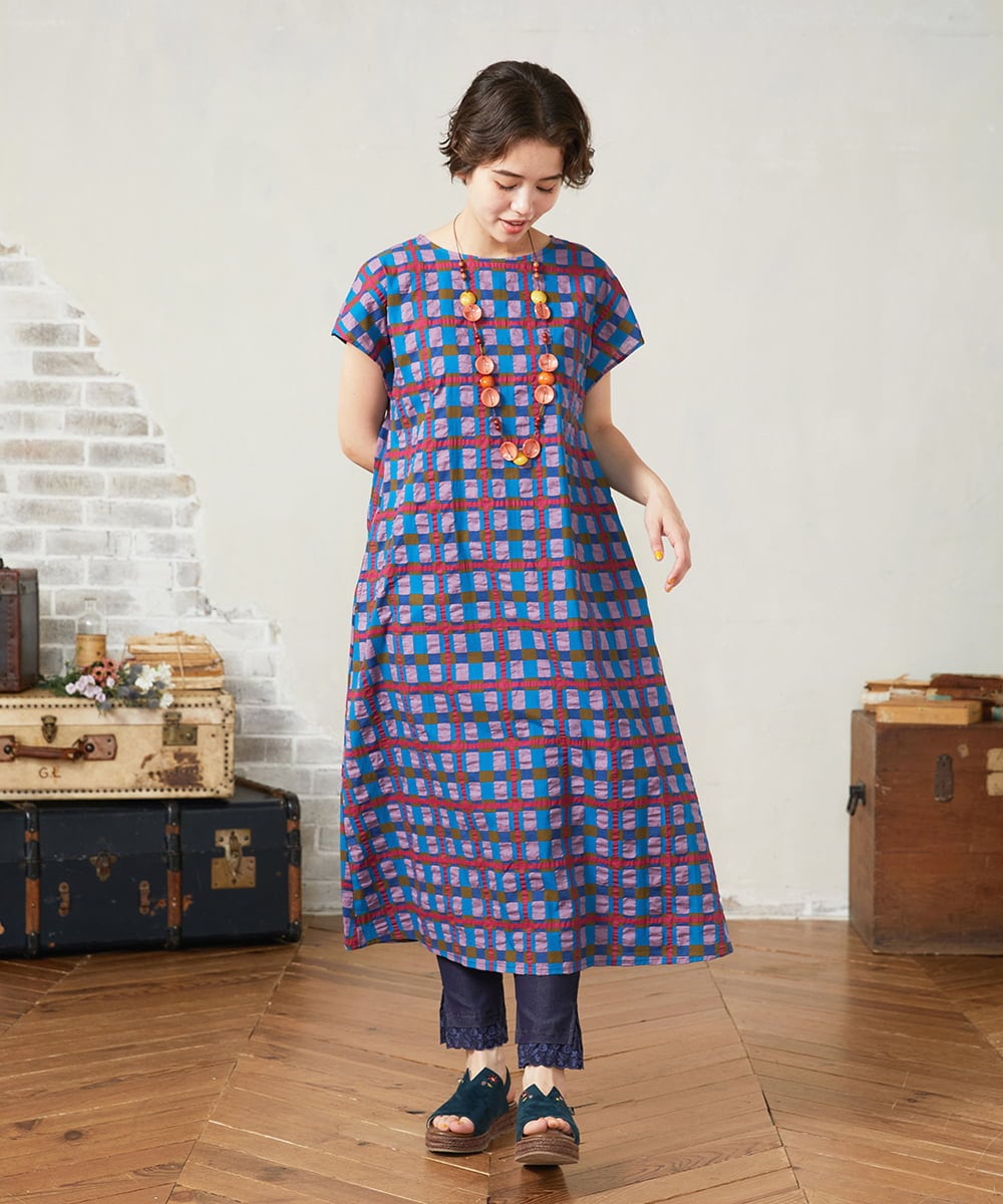 GJEJA31300 Jocomomola(ホコモモラ) Laberinto リップルチェックワンピース ブルー
