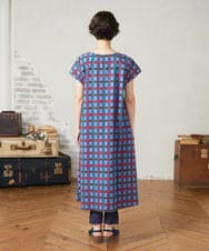 GJEJA31300 Jocomomola(ホコモモラ) Laberinto リップルチェックワンピース ブルー