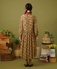 GJEJB02280 Jocomomola(ホコモモラ) Calle de la Flor Alta フラワープリントワンピース ベージュ