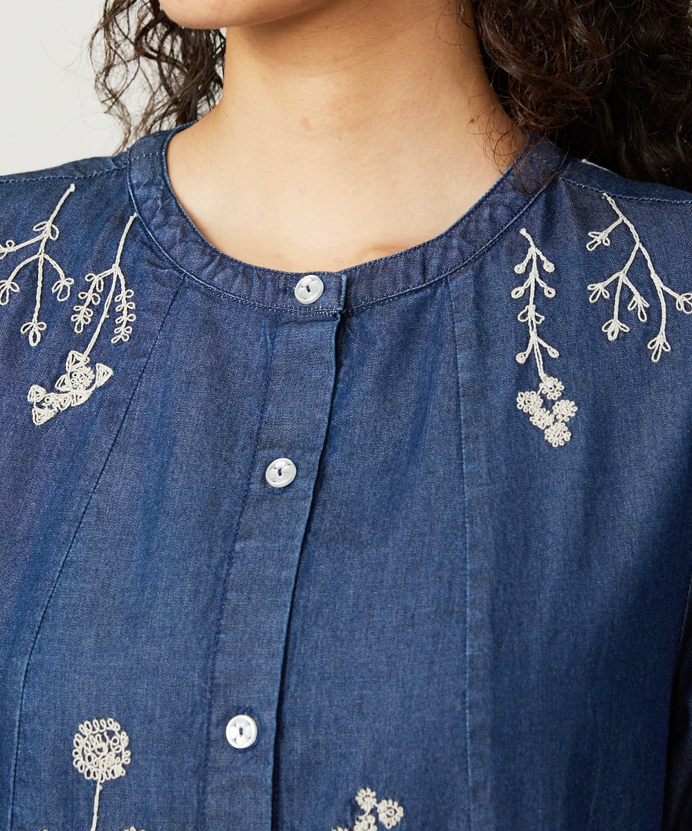 GJEJB36260 Jocomomola(ホコモモラ) Jardines コード刺繍デニムシャツワンピース ブルー