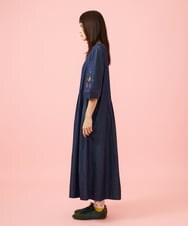 GJEJE37280 Jocomomola(ホコモモラ) フラワー刺繍デニムワンピース ネイビー