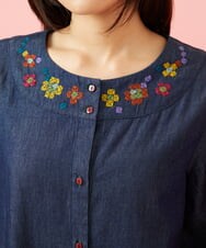 GJEJE37280 Jocomomola(ホコモモラ) フラワー刺繍デニムワンピース ネイビー