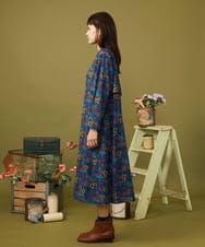 GJELD50300 Jocomomola(ホコモモラ) Arte urbano フラワープリントスタンドネックワンピース［オケージョン］ ネイビー