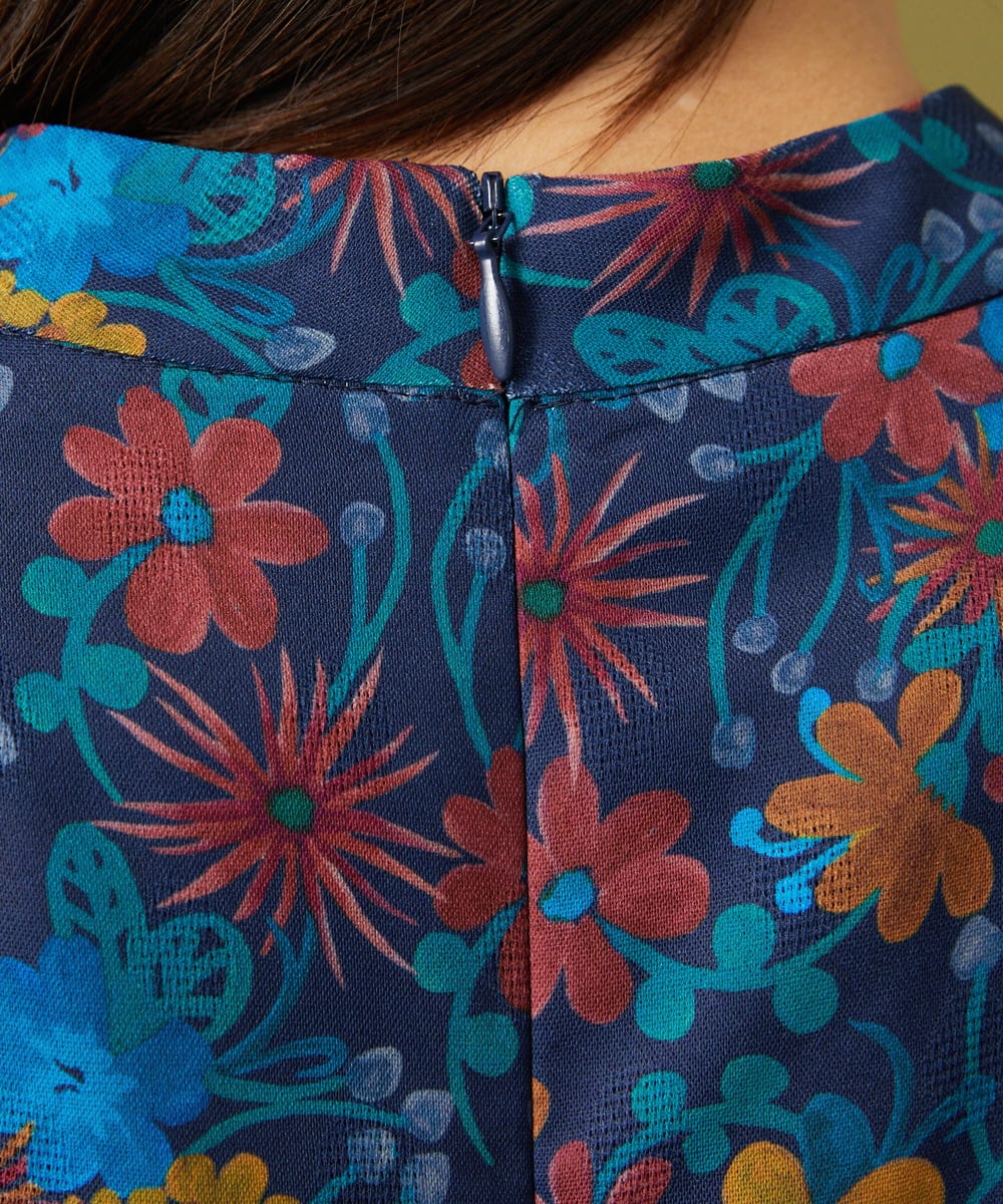 GJELD50300 Jocomomola(ホコモモラ) Arte urbano フラワープリントスタンドネックワンピース［オケージョン］ ネイビー