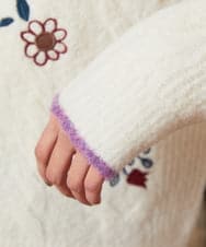 GJFAE02220 Jocomomola(ホコモモラ) Calle de Bordadores フラワーモチーフニットプルオーバー アイボリー