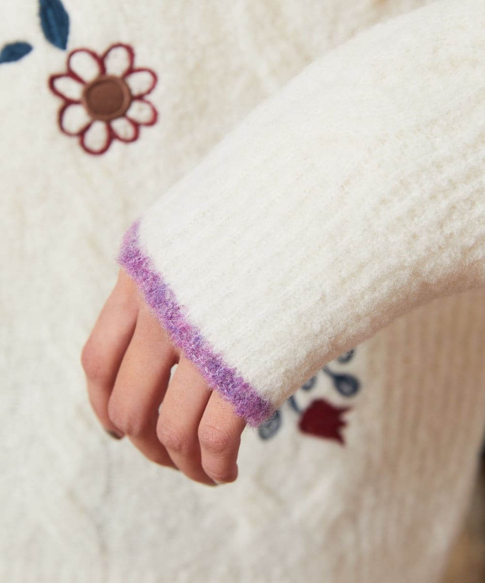 GJFAE02220 Jocomomola(ホコモモラ) Calle de Bordadores フラワーモチーフニットプルオーバー アイボリー