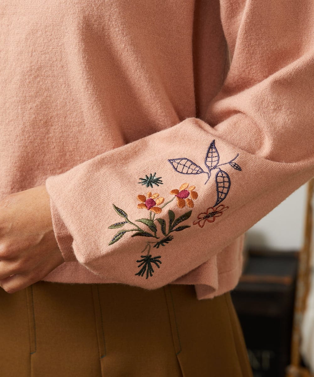 GJFAE36200 Jocomomola(ホコモモラ) Tesoro フラワー刺繍ニットプルオーバー ピンク