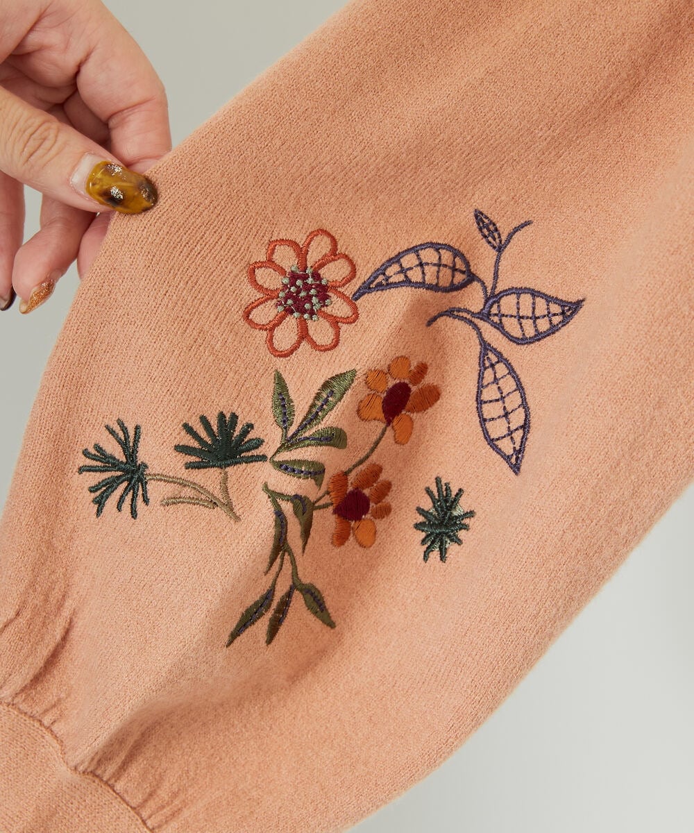 GJFAE36200 Jocomomola(ホコモモラ) Tesoro フラワー刺繍ニットプルオーバー ピンク