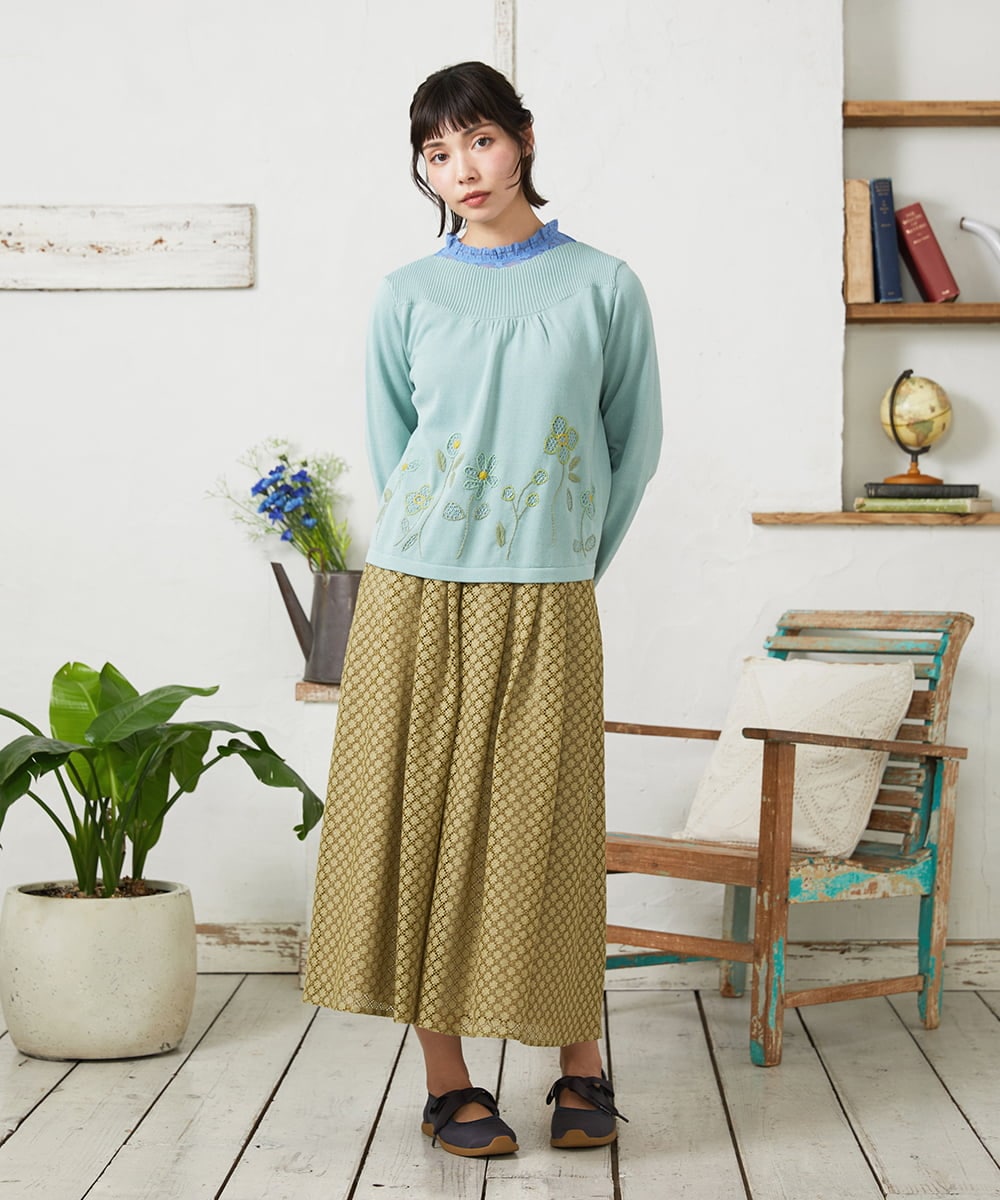 GJFFD50220 Jocomomola(ホコモモラ) El Rucio フラワー刺繍ニットプルオーバー ライトブルー