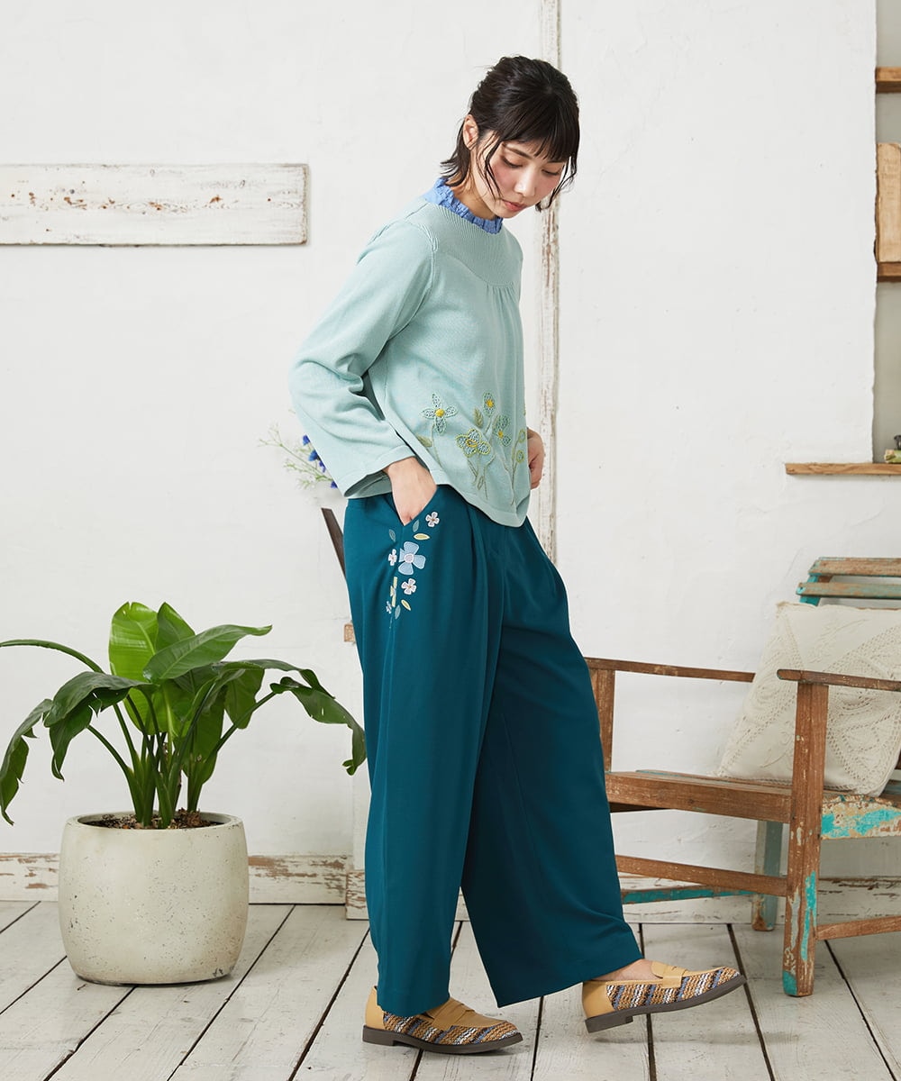 GJFFD50220 Jocomomola(ホコモモラ) El Rucio フラワー刺繍ニットプルオーバー ライトブルー