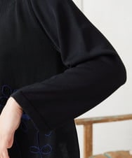 GJFFD50220 Jocomomola(ホコモモラ) El Rucio フラワー刺繍ニットプルオーバー ブラック