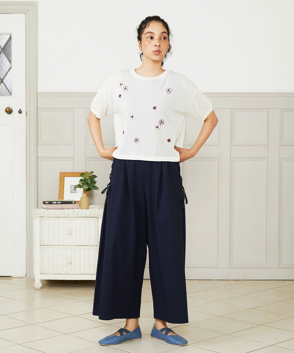 GJFHA30200 Jocomomola(ホコモモラ) Brisa フラワー刺繍シアーニット ブラック