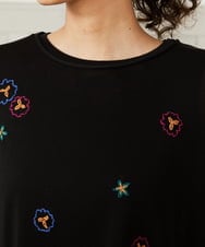 GJFHA30200 Jocomomola(ホコモモラ) Brisa フラワー刺繍シアーニット ブラック