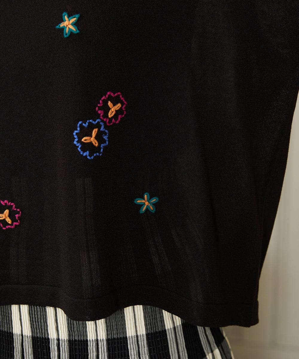 GJFHA30200 Jocomomola(ホコモモラ) Brisa フラワー刺繍シアーニット ブラック