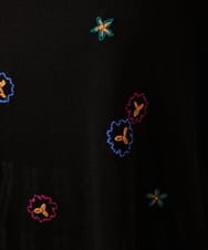 GJFHA30200 Jocomomola(ホコモモラ) Brisa フラワー刺繍シアーニット ブラック
