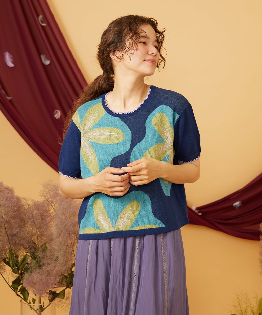 GJFHD01200 Jocomomola(ホコモモラ) Flores de verano フラワージャカードニットプルオーバー ネイビー