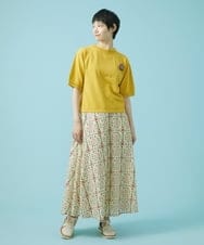 GJFHS30160 Jocomomola(ホコモモラ) ハイツイストコットン ブローチ付きニットプルオーバー イエロー