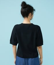 GJFHS30160 Jocomomola(ホコモモラ) ハイツイストコットン ブローチ付きニットプルオーバー ブラック