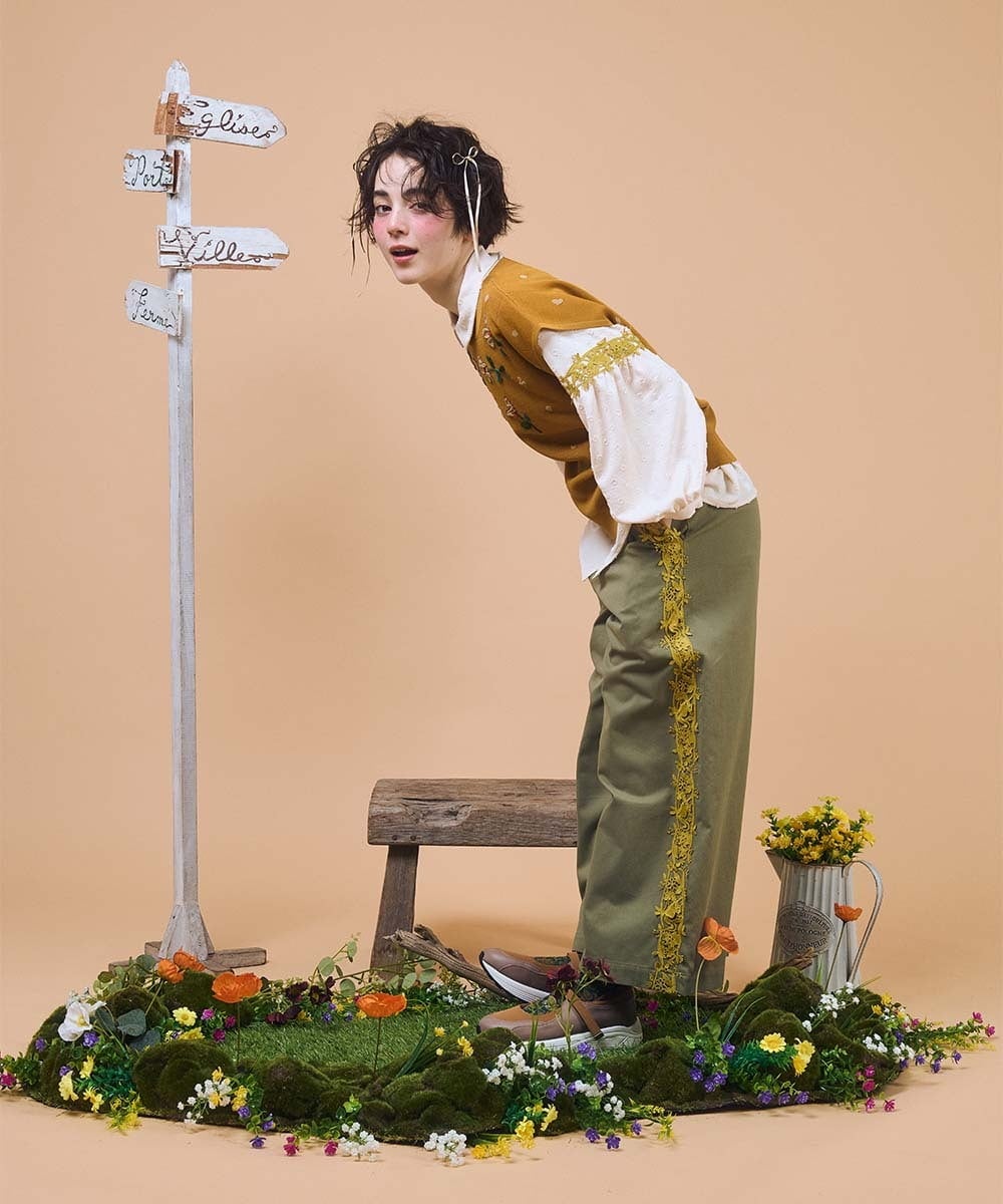 GJFJB02240 Jocomomola(ホコモモラ) Flor Alta フラワー刺繍ニットプルオーバー ネイビー