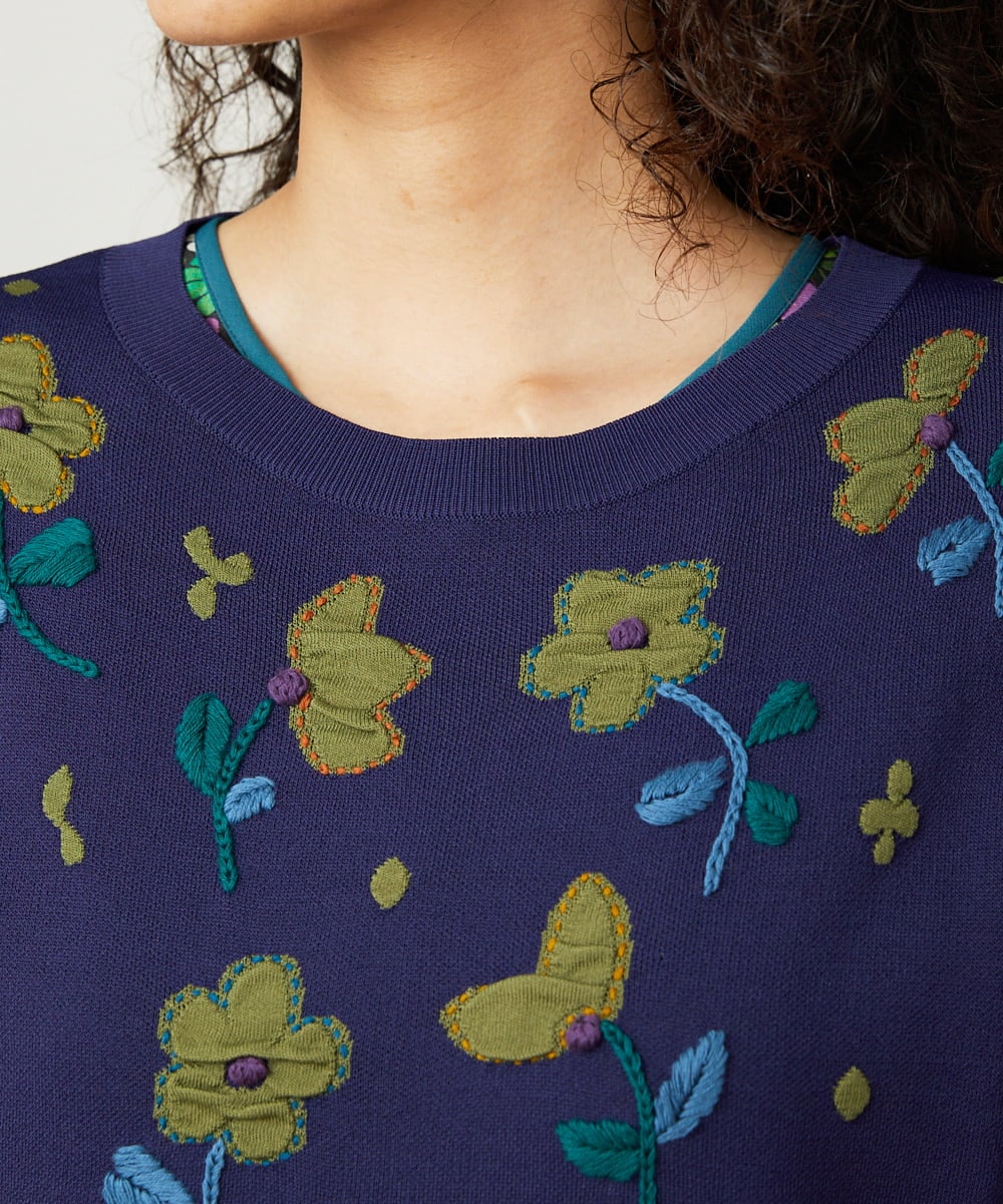 GJFJB02240 Jocomomola(ホコモモラ) Flor Alta フラワー刺繍ニットプルオーバー ネイビー
