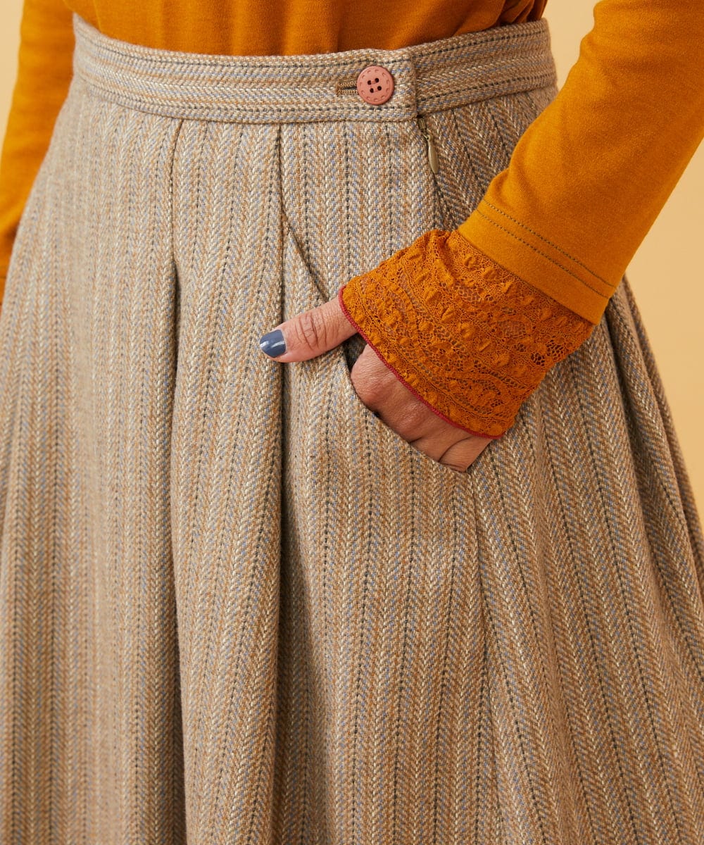 GJHAE42200 Jocomomola(ホコモモラ) Huellas de aves へリンボーンタックフレアスカート ベージュ