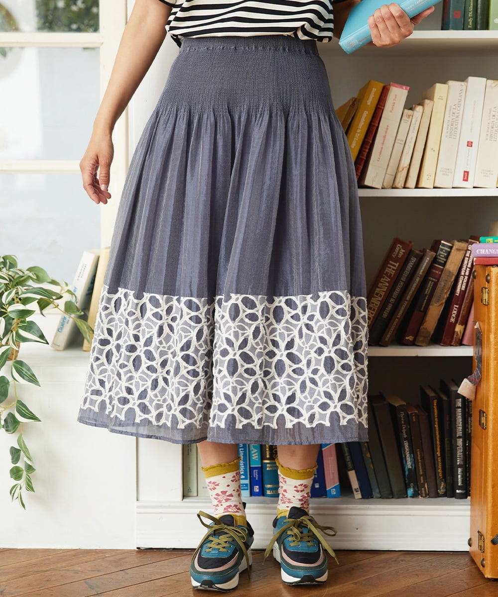 GJHGD37220 Jocomomola(ホコモモラ) Cama de flores フラワーカットジャカードスカート グレー