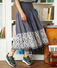 GJHGD37220 Jocomomola(ホコモモラ) Cama de flores フラワーカットジャカードスカート グレー